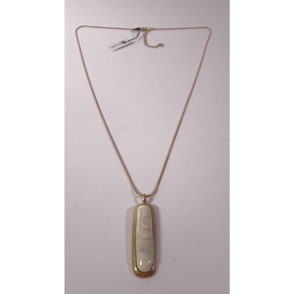 bay to baubles Stitchfix Women's Shiny White Marble Pendant Necklace NWT 58
